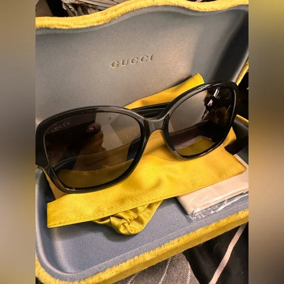 GUCCI Black Square Sunglasses - Picture 10 of 10